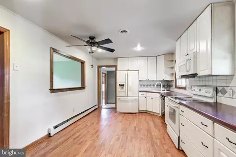 Kitchen - 112 E Nicodemus Rd, Westminster, MD 21157 photo 4 of 4