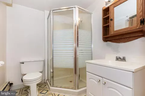 Bath - 112 E Nicodemus Rd, Westminster, MD 21157 photo 2 of 2