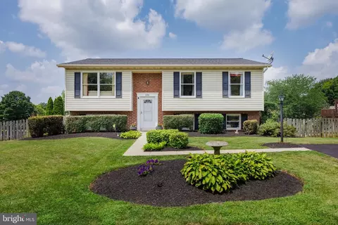 698 Johahn Dr, Westminster, MD 21158