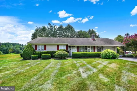 1649 Saint Paul St, Hampstead, MD 21074