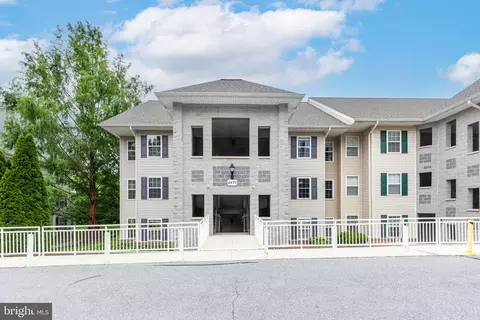 4470 Woodsman Dr #722, Hampstead, MD 21074