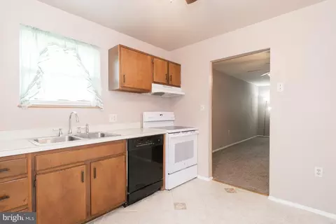 Kitchen - 962 Wampler Ln, Westminster, MD 21158 photo 1 of 2