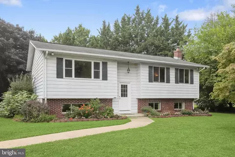 1103 Holliday Ln, Westminster, MD 21157