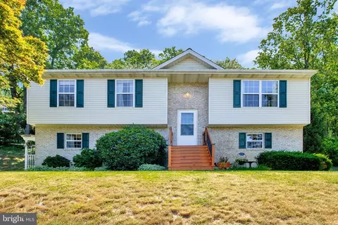 4885 Melody Ln, Manchester, MD 21102