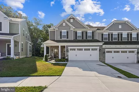 2822 Town View Cir, New Windsor, MD 21776