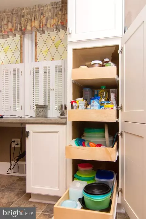 Kitchen - 528 Poole Rd, Westminster, MD 21157 photo 2 of 4