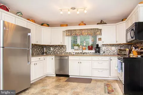 Kitchen - 528 Poole Rd, Westminster, MD 21157 photo 3 of 4