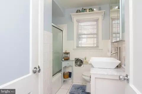 Bath - 528 Poole Rd, Westminster, MD 21157 photo 1 of 3