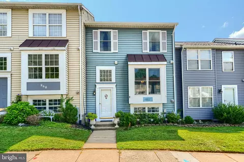 862 Gaming Sq, Hampstead, MD 21074
