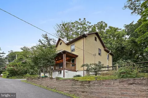 707 Wilson Ave, Sykesville, MD 21784
