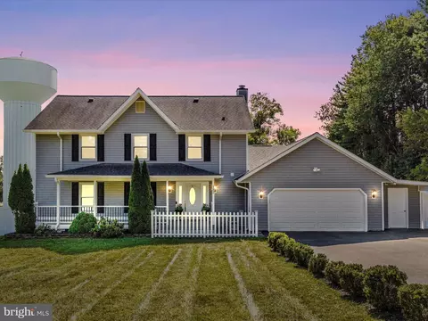 127 Dixon Ln, Sykesville, MD 21784