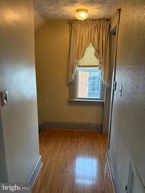 Entry Way - 1906 Hanover Pike, Hampstead, MD 21074 photo 4 of 5