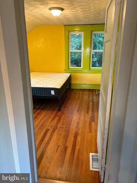Bedroom - 1906 Hanover Pike, Hampstead, MD 21074 photo 4 of 10