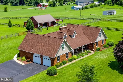 3698 W Watersville Rd, Mount Airy, MD 21771