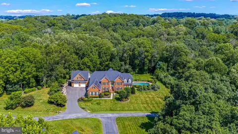 1703 Lake Forest Dr, Finksburg, MD 21048