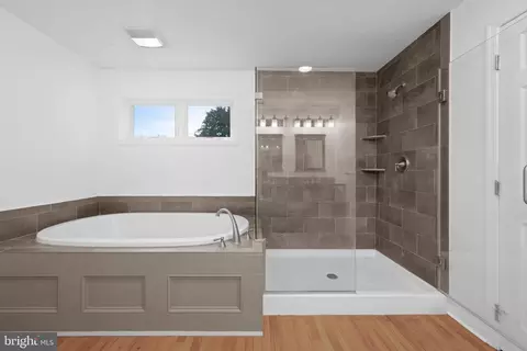 Bath - 105 Hahn Rd, Westminster, MD 21157 photo 5 of 6