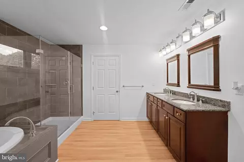 Bath - 105 Hahn Rd, Westminster, MD 21157 photo 3 of 6