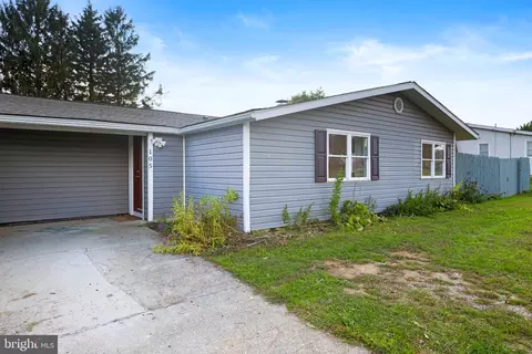 Exterior - 105 Hahn Rd, Westminster, MD 21157 photo 2 of 5