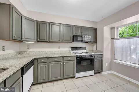 Kitchen - 4703 Barbed Ct, Hampstead, MD 21074 photo 2 of 2