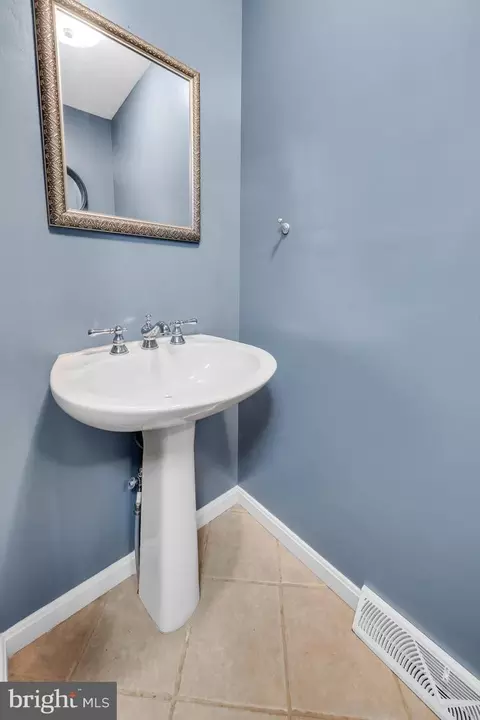 Bath - 4703 Barbed Ct, Hampstead, MD 21074 photo 1 of 1