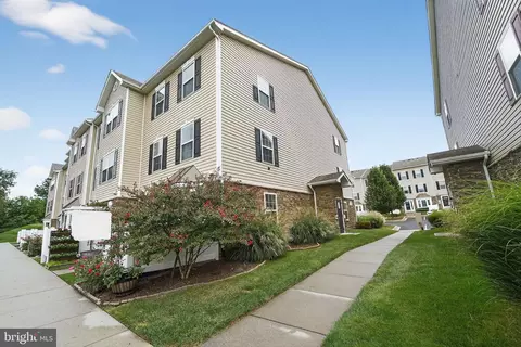 1822 Cassandra Dr #117, Eldersburg, MD 21784