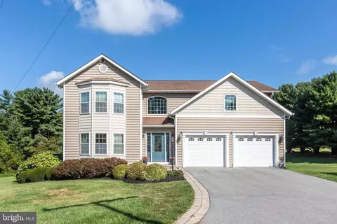 100 Fig Leaf Dr, Hampstead, MD 21074