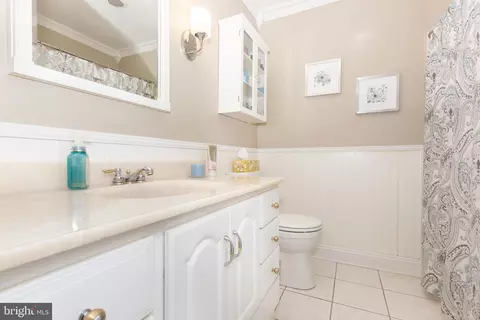 Bath - 100 Fig Leaf Dr, Hampstead, MD 21074 photo 2 of 4