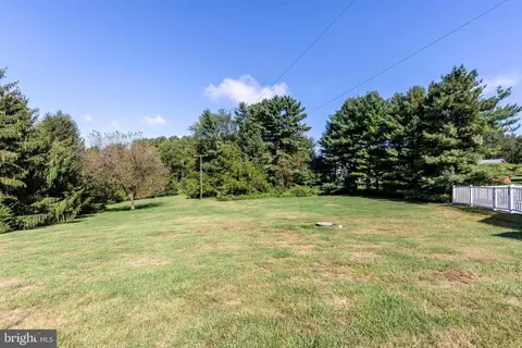 Exterior - 100 Fig Leaf Dr, Hampstead, MD 21074 photo 5 of 11