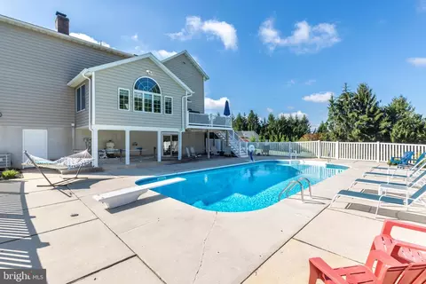 Exterior - 100 Fig Leaf Dr, Hampstead, MD 21074 photo 7 of 11