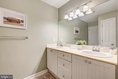 Bath - 100 Fig Leaf Dr, Hampstead, MD 21074 photo 3 of 4