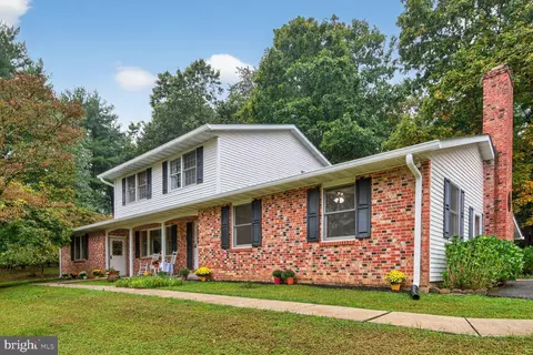 4614 London Bridge Rd, Sykesville, MD 21784