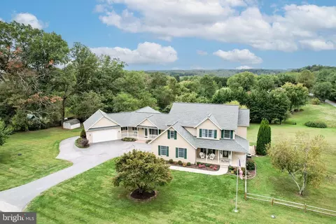 396 S Houcksville Rd, Hampstead, MD 21074