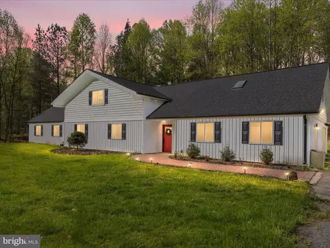 2727 Friday Harbor Dr, Sykesville, MD 21784