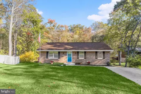 6406 Locust Ln, Sykesville, MD 21784