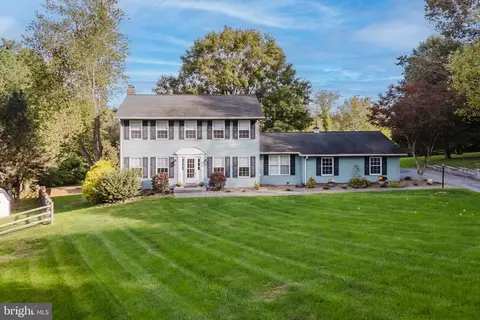 302 Avalon Ln, Westminster, MD 21158