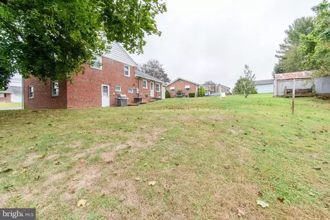 Exterior - 3911 Sunset Dr, Hampstead, MD 21074 photo 2 of 4