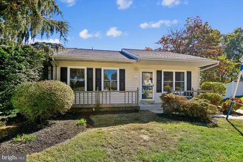 304 Crestview Ct, Westminster, MD 21158