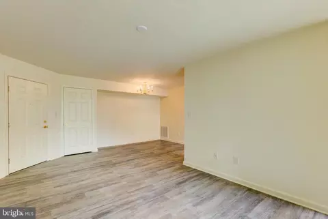 Living - 820 Wembley Dr #2B, Hampstead, MD 21074 photo 4 of 5