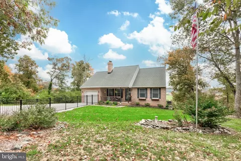 1120 Bradley Dr, Westminster, MD 21158