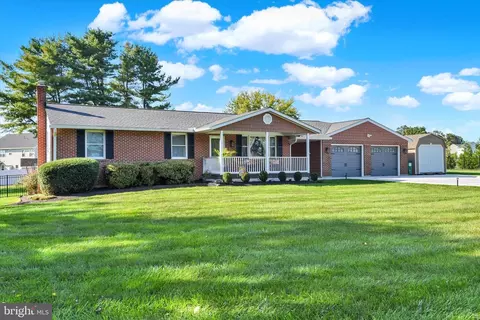 2116 Paddock Ln, Finksburg, MD 21048