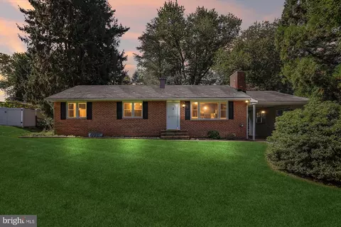 2105 Country Fair Ln, Sykesville, MD 21784