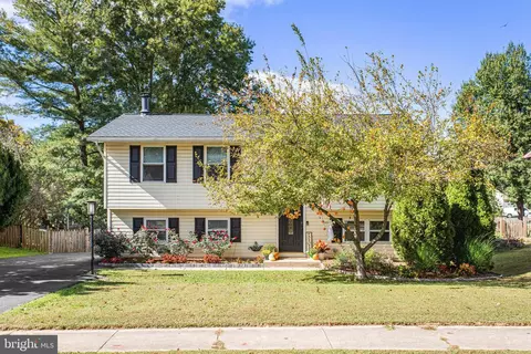 1712 Gemini Dr, Sykesville, MD 21784