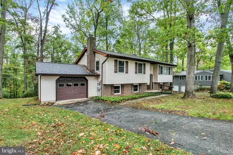 1520 Carriage Hill Dr, Westminster, MD 21157