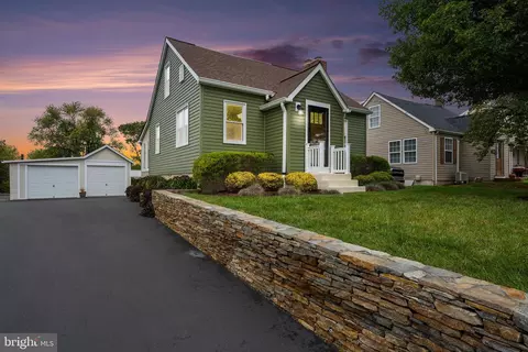 758 N Houcksville Rd, Hampstead, MD 21074