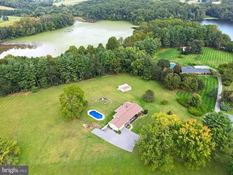 6202 Candle Ct, Sykesville, MD 21784