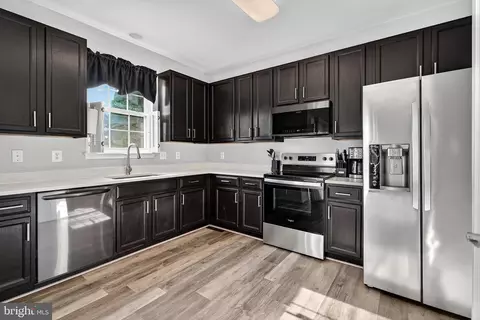 27 Planetree Dr, Taneytown, MD 21787