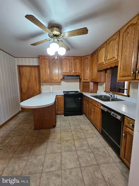 1124 Cedarbrook Rd, Hampstead, MD 21074 photo 12