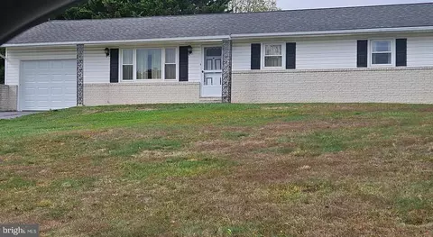 1124 Cedarbrook Rd, Hampstead, MD 21074 photo 2