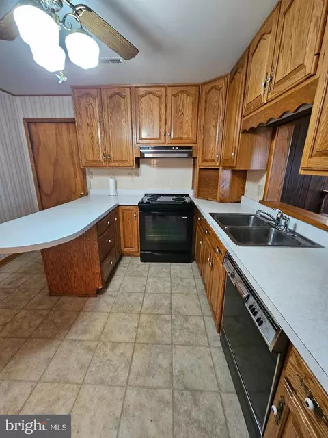 1124 Cedarbrook Rd, Hampstead, MD 21074 photo 11