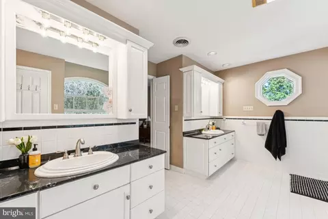 Bath - 1230 Allview Dr, Hampstead, MD 21074 photo 1 of 2